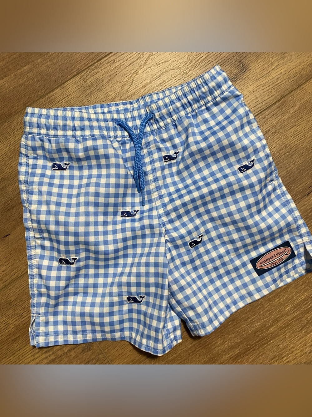 Vineyard Vines boys swim shorts size 5 Pink